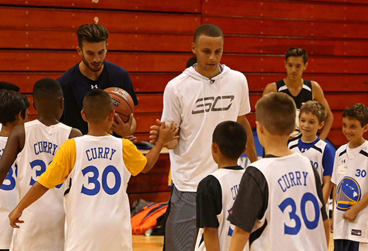 stephen_curry_camp_.jpg